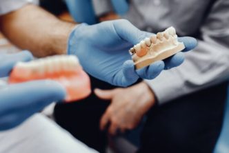 implantes dentales en Sevilla